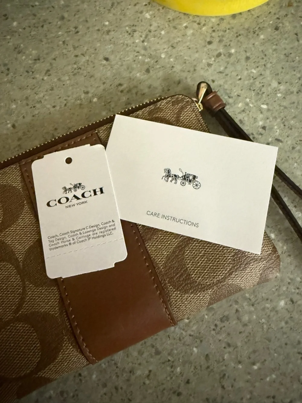 NWT Coach Corner Zip Wrislet in Signature Canvas